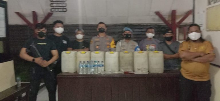 Jelang Ramadhan, Polsek Tobelo Razia Miras di Pedagang