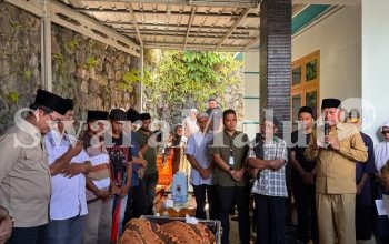 Didampingi Kadikbud, Wagub Malut Lepas Kepergian Almarhum Irwan Sahuleka