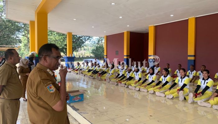 Wakil Bupati Halmahera Utara Tinjau Latihan Paskibraka Jelang Peringatan HUT ke-81 Republik Indonesia