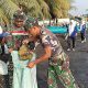 Koramil Tobelo Gandeng SMK Mia Bato dan Warga Bersihkan Pantai   