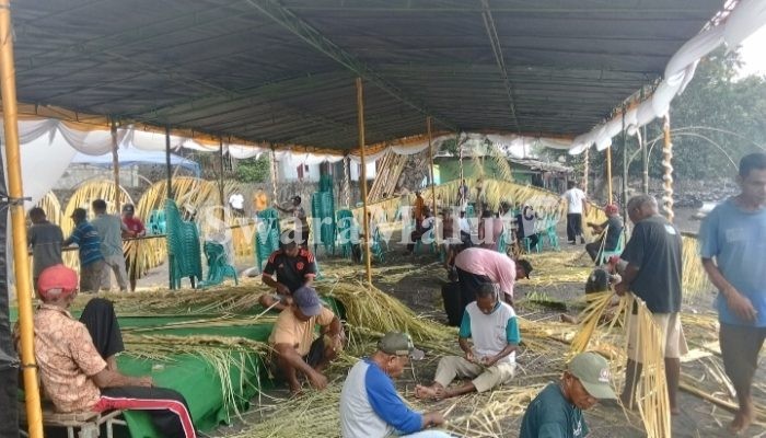 Warga Kelurahan Rua Antusias menyambut Kololi Kie Mote Ngolo